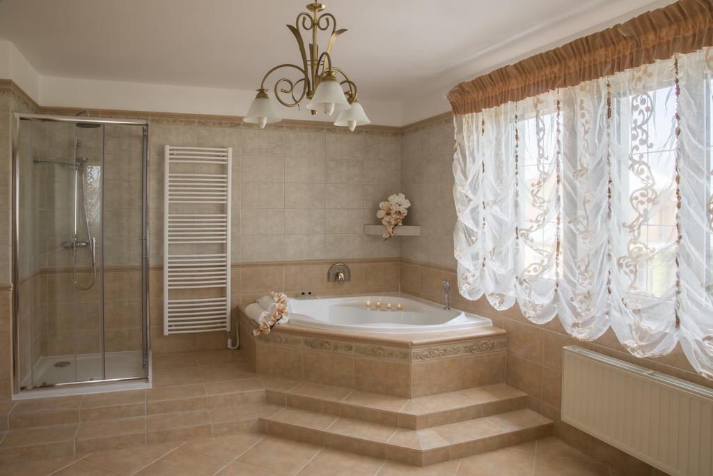 Villa Grande - Apartmany Olomouc Buitenkant foto