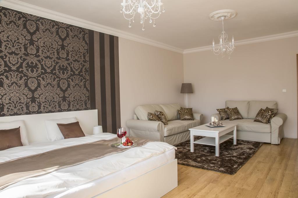 Villa Grande - Apartmany Olomouc Buitenkant foto