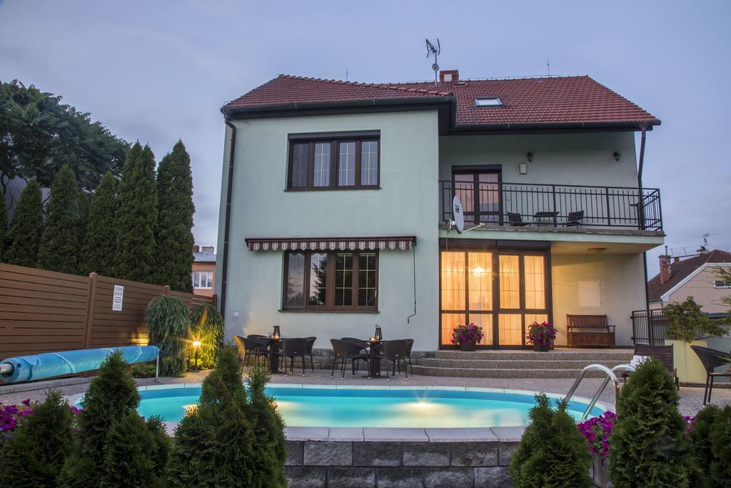 Villa Grande - Apartmany Olomouc Buitenkant foto
